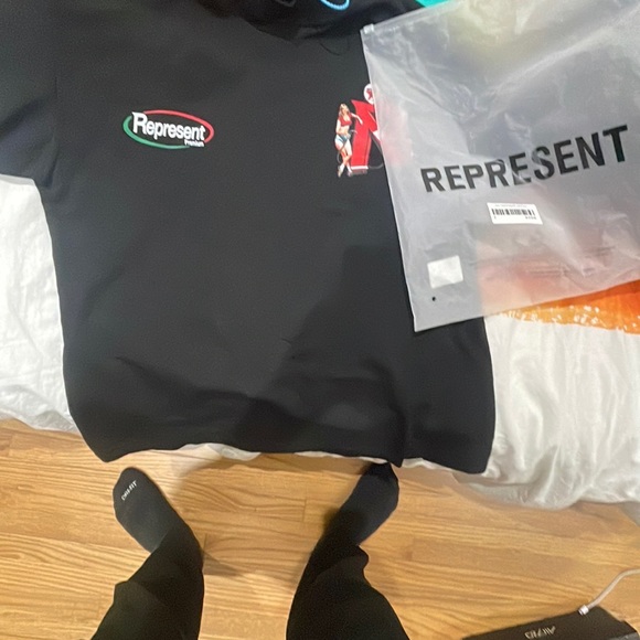 Represent designer tee shirt - Picture 3 of 4